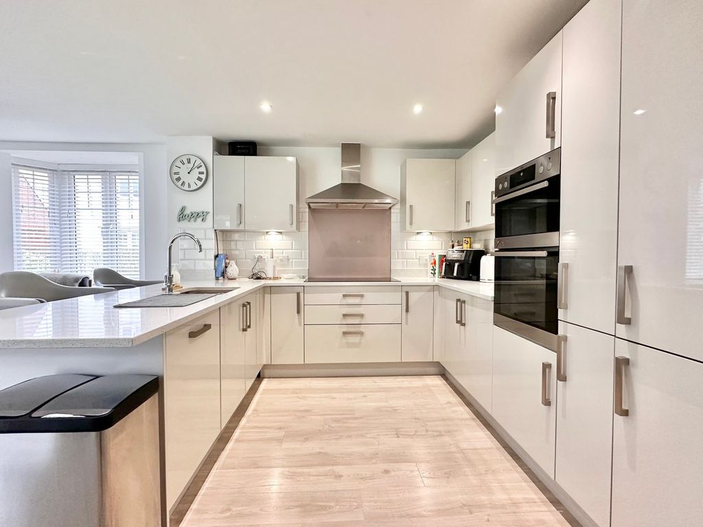 Property photo 3 of 29