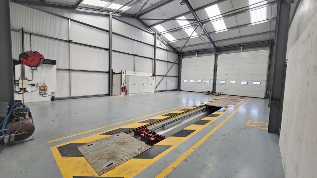 Property photo 3 of 12