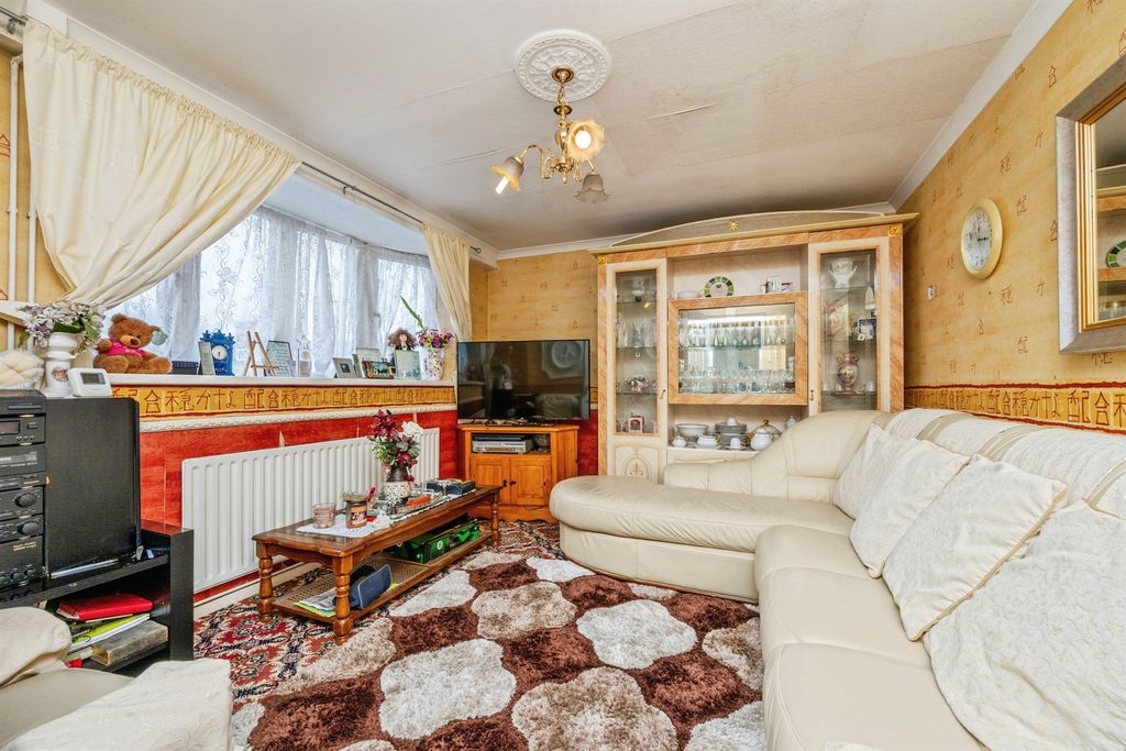 Property photo 3 of 14