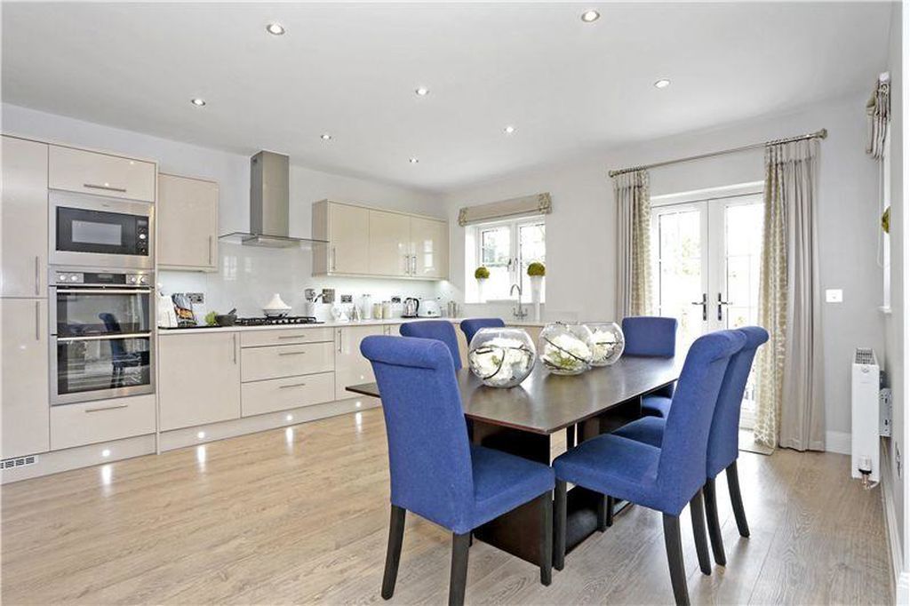 Property photo 2 of 12 Photo 17