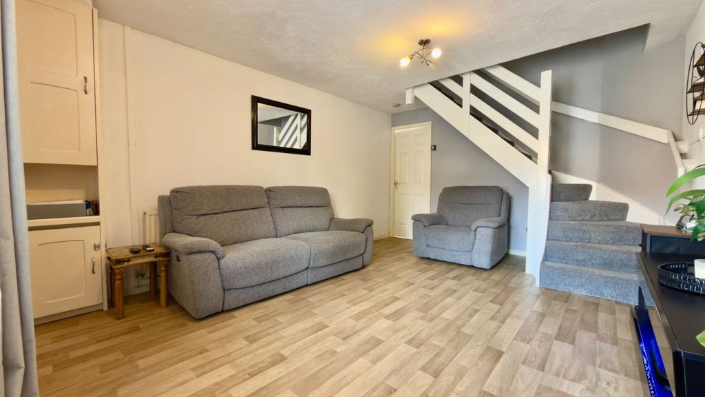Property photo 2 of 12