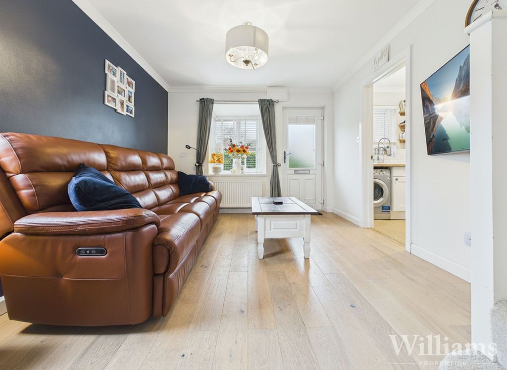 Property photo 2 of 7