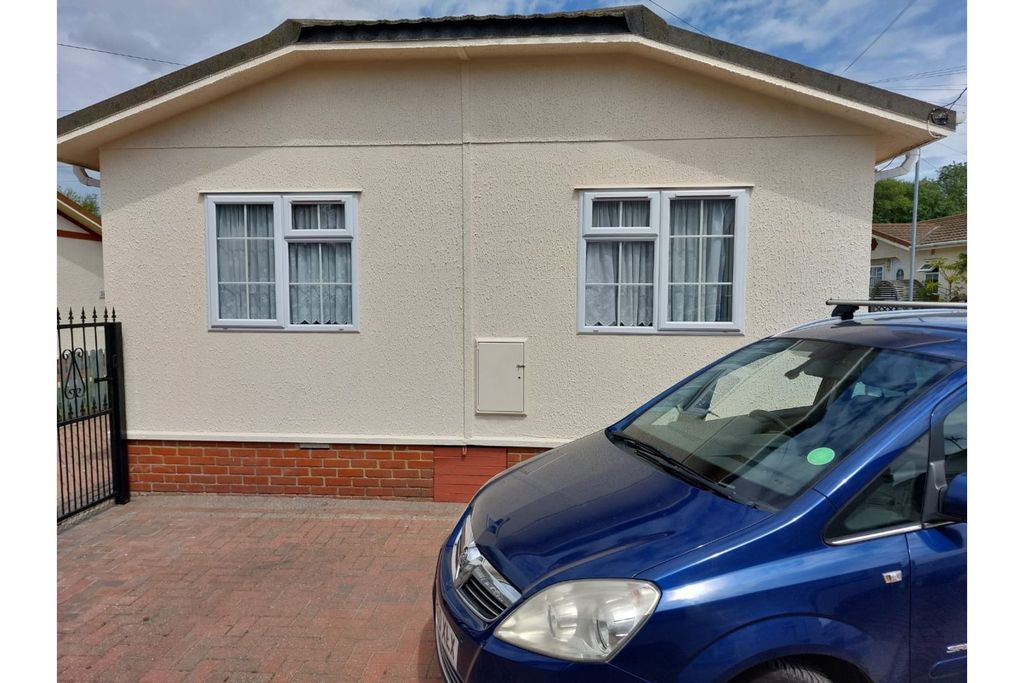 Property photo 2 of 10