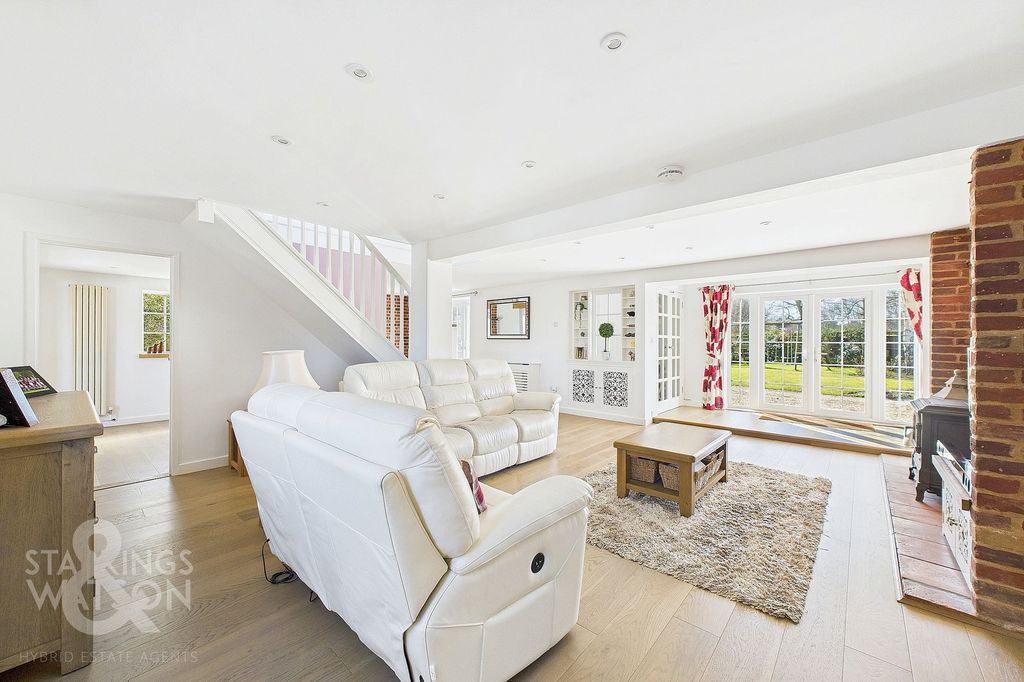 Property photo 1 of 32