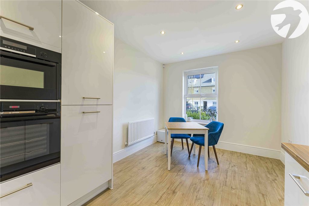 Property photo 3 of 23 Kitchen/Dining