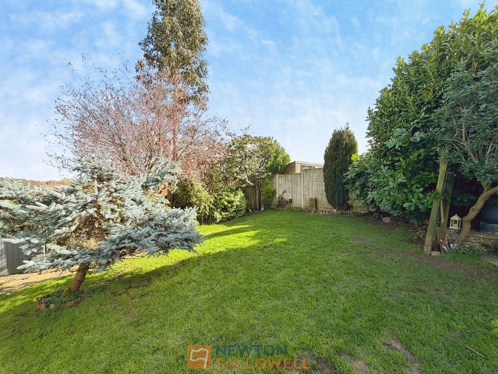 Property photo 2 of 25