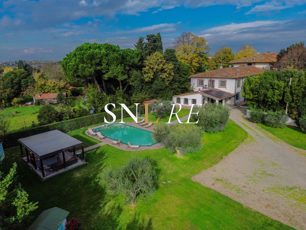 Property photo 1 of 23