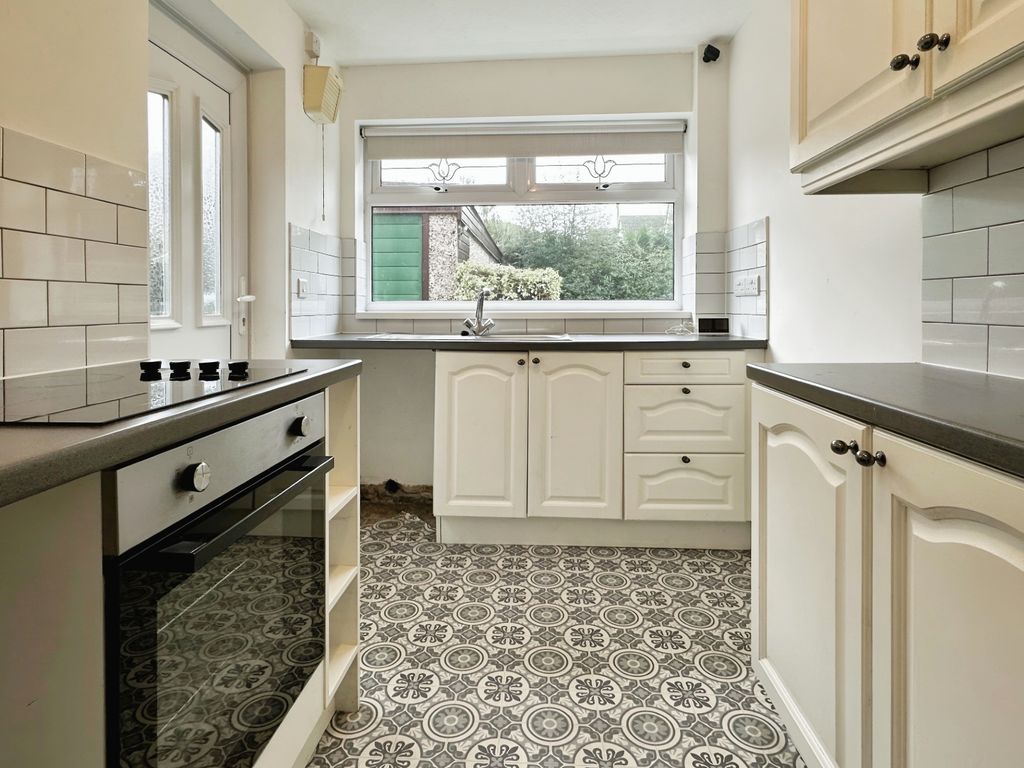 Property photo 2 of 10 A6B524Fc-Kitchen 201 207 20Orly