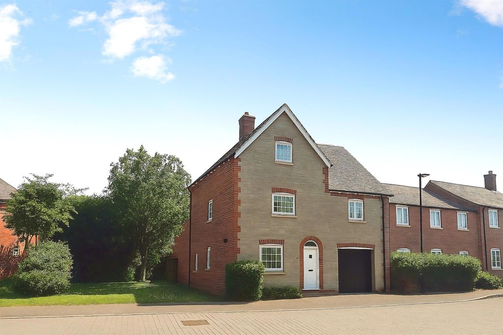 Property photo 1 of 18