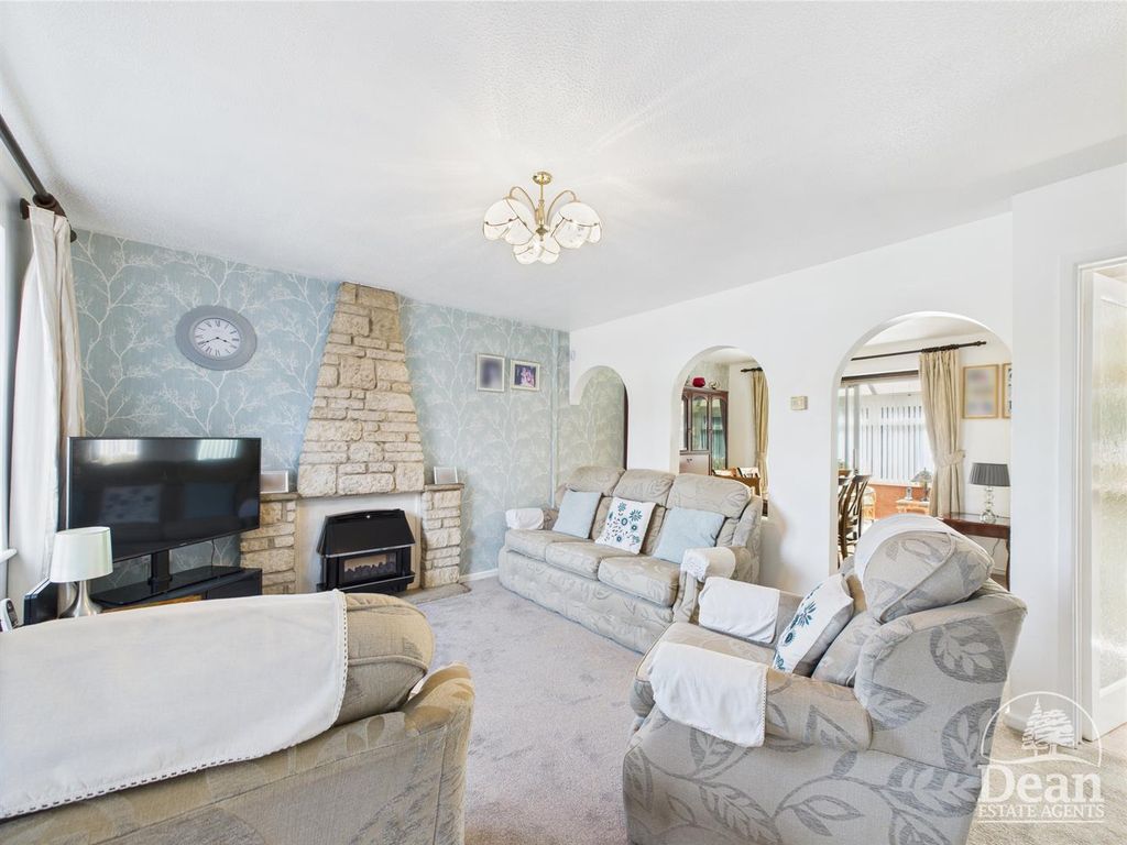 Property photo 3 of 18