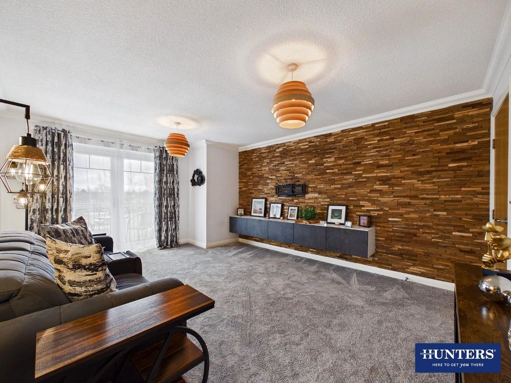 Property photo 2 of 22 Living Room