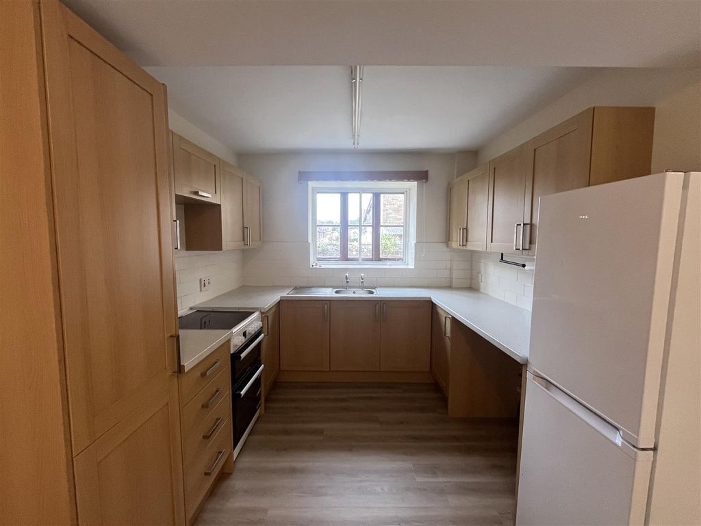 Property photo 2 of 18 Kicthen
