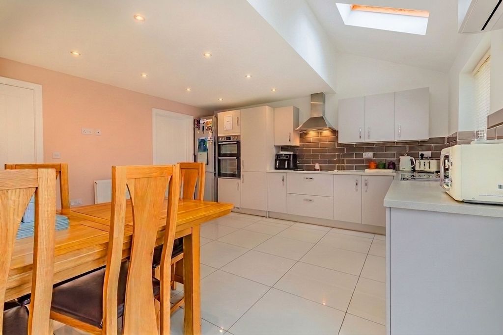 Property photo 3 of 26