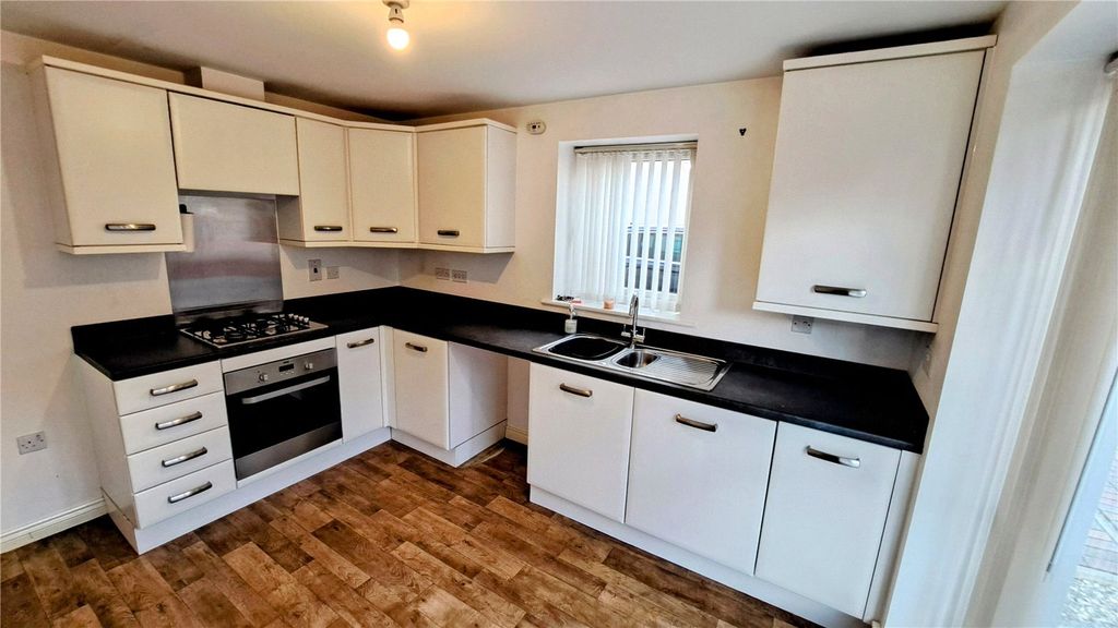 Property photo 2 of 17 Picture No. 03