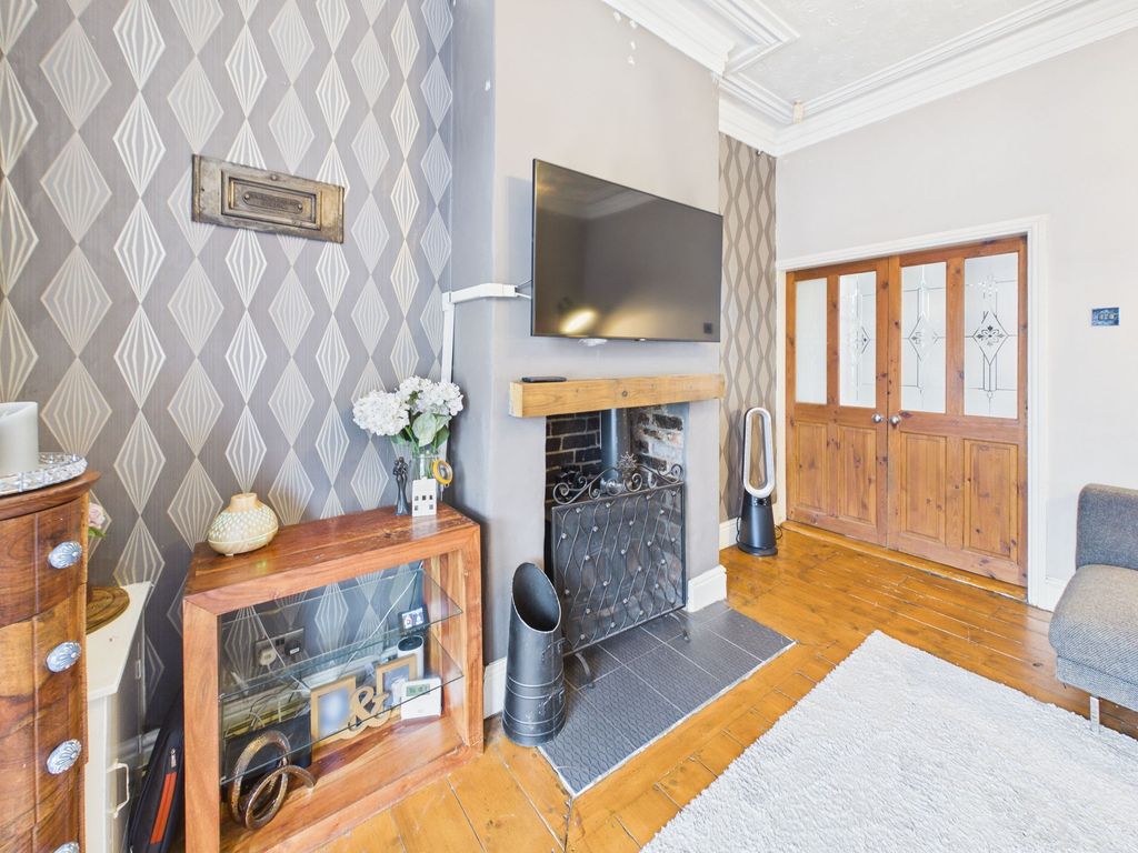 Property photo 2 of 36