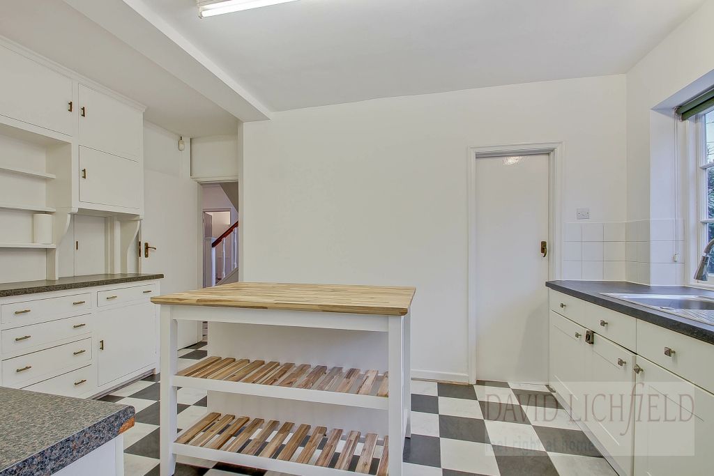 Property photo 3 of 18 Kitchen Diner