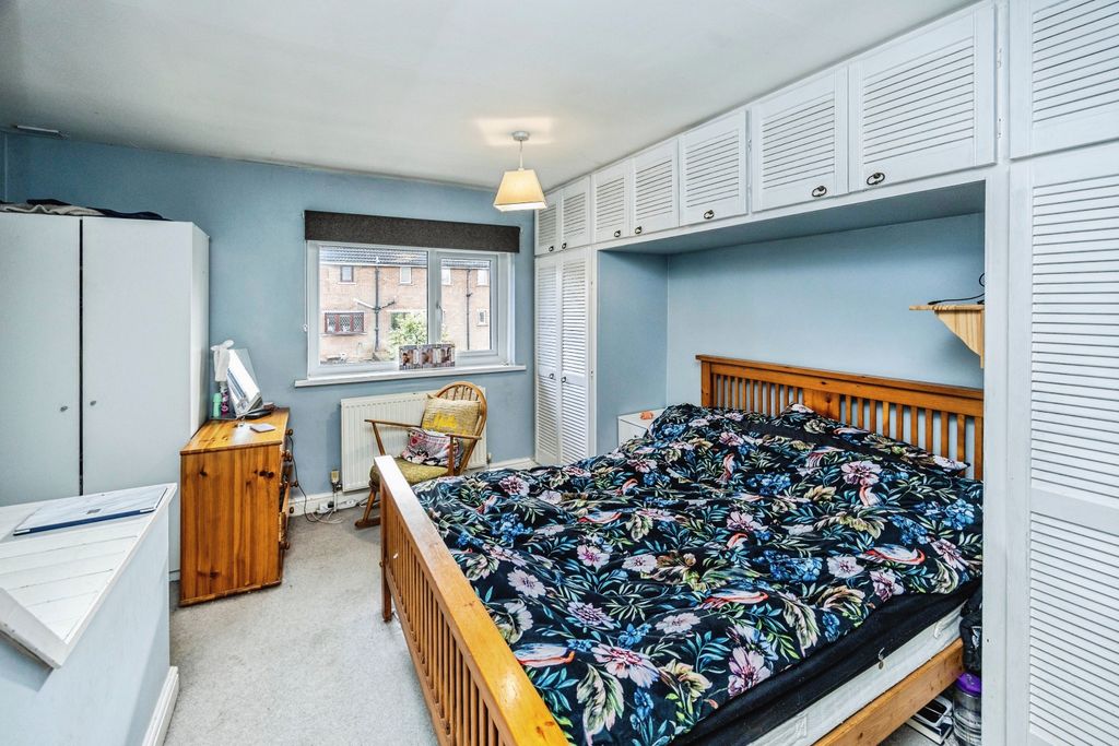 Property photo 2 of 19 Bedroom One