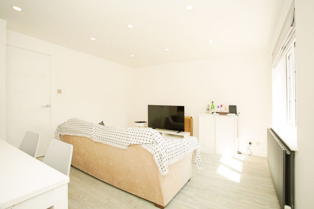 Property photo 2 of 16 Photo