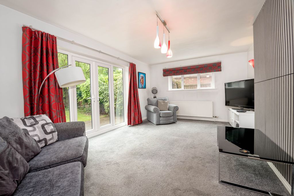 Property photo 2 of 33