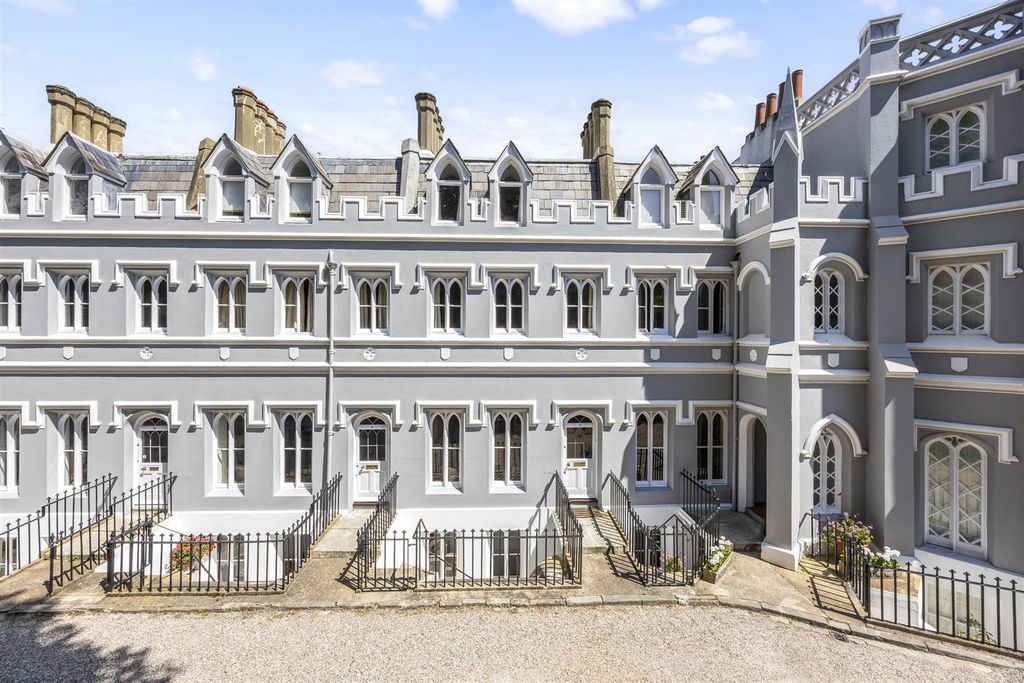 Property photo 1 of 19 Wykeham Terrace 8-023.Jpg