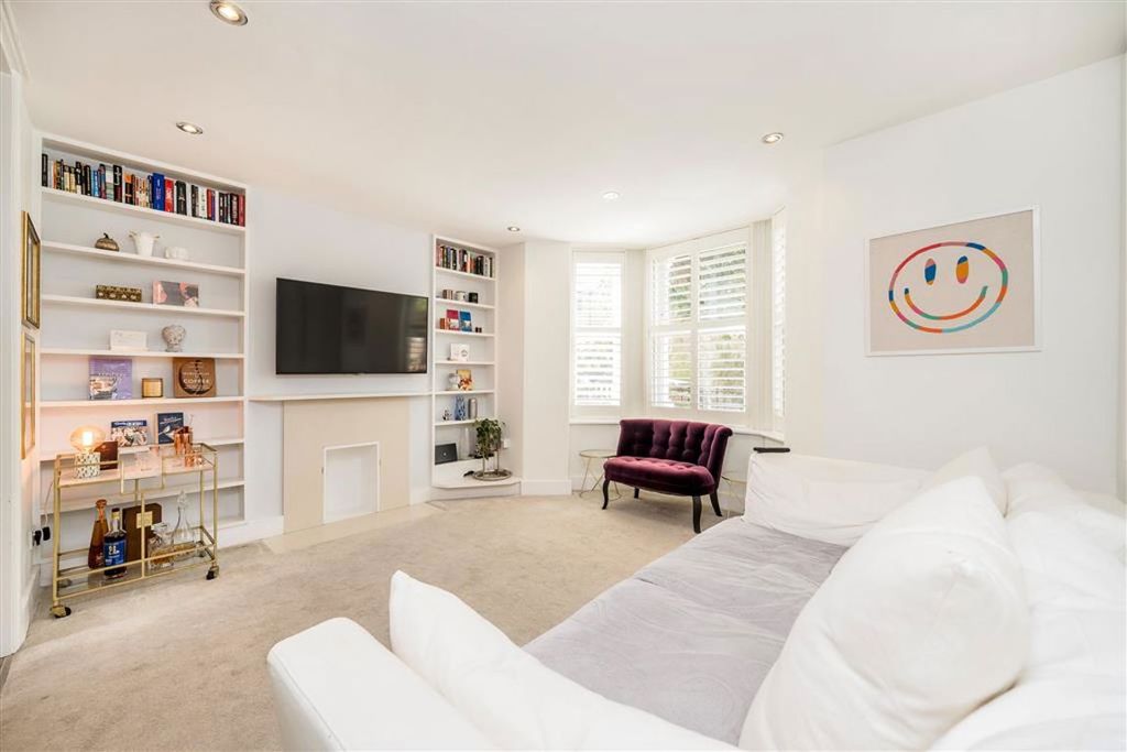 Property photo 2 of 8