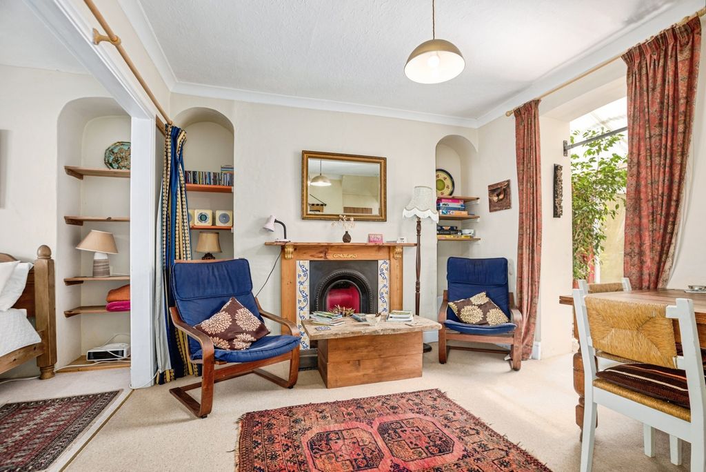 Property photo 3 of 18 Pbox-Img.Jpg