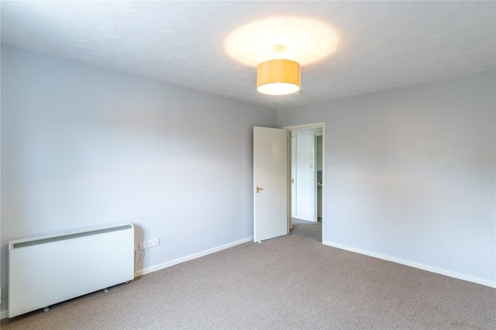 Property photo 2 of 9 Picture No. 15