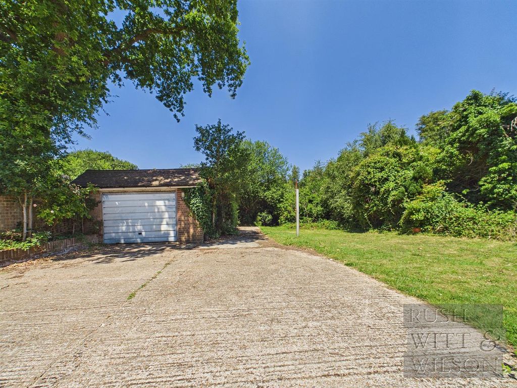 Property photo 2 of 34