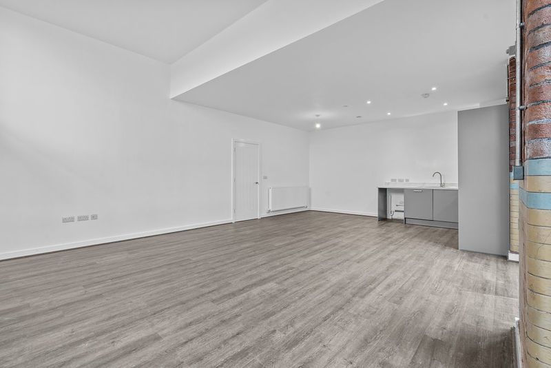 Property photo 3 of 11 Photo 3