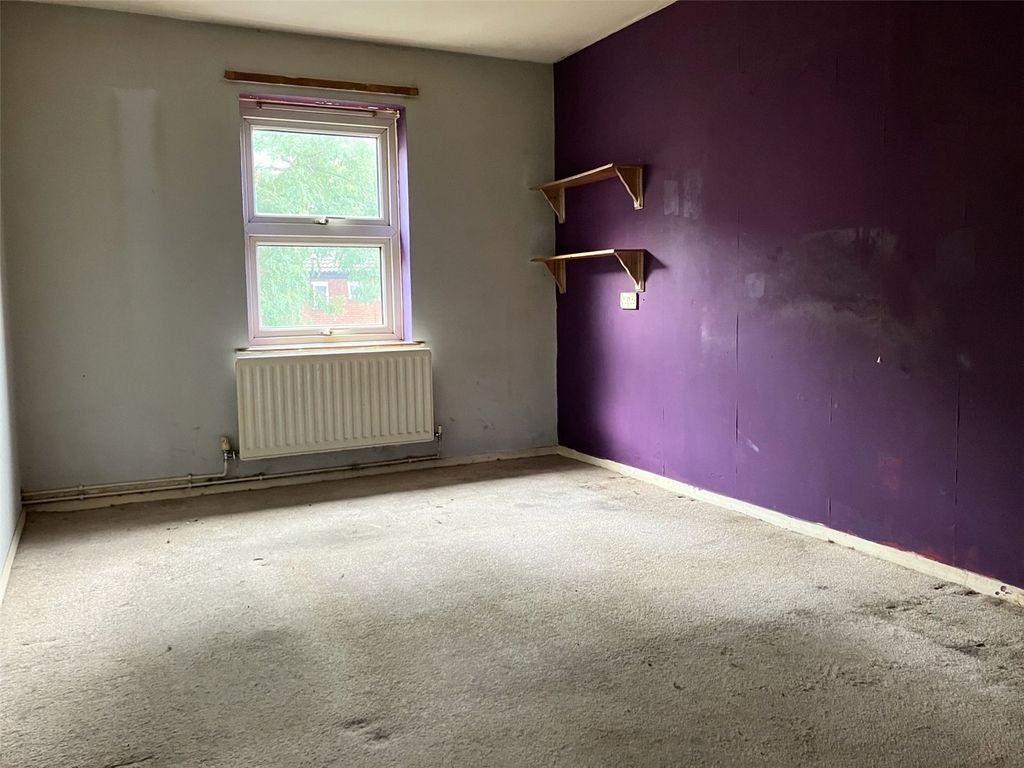 Property photo 3 of 5 Bedroom