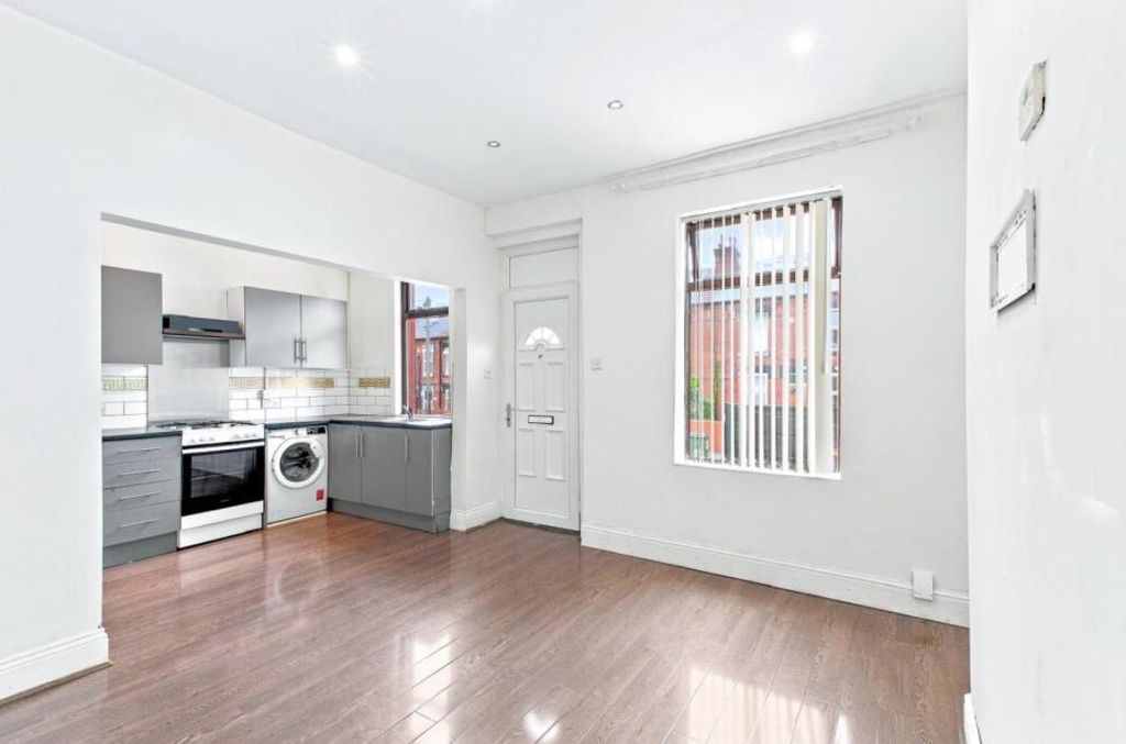 Property photo 2 of 9 Image