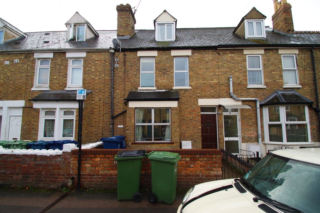 Property photo 1 of 12 Front