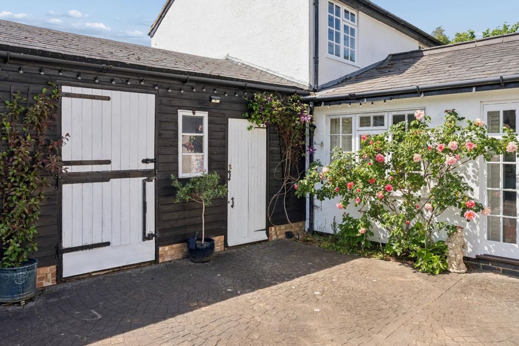 Additional image 23 of 5 bed detached house for saleHeath Road, Leighton Buzzard, Bedfordshire LU7