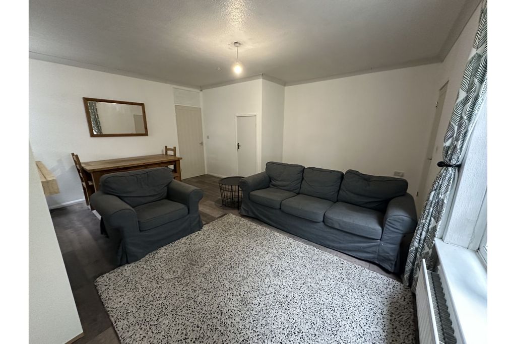 Property photo 3 of 20 Living Room