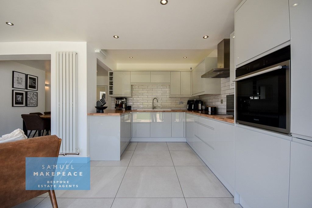 Property photo 3 of 33 Gallery