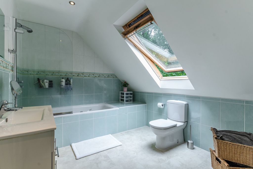 Additional image 9 of 6 bed detached house to rentStoke Common Road, Fulmer, Slough SL3