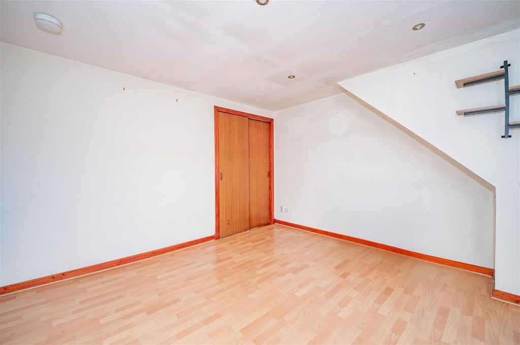 Property photo 3 of 10 1D Roberts Street Forfar-6.Jpg