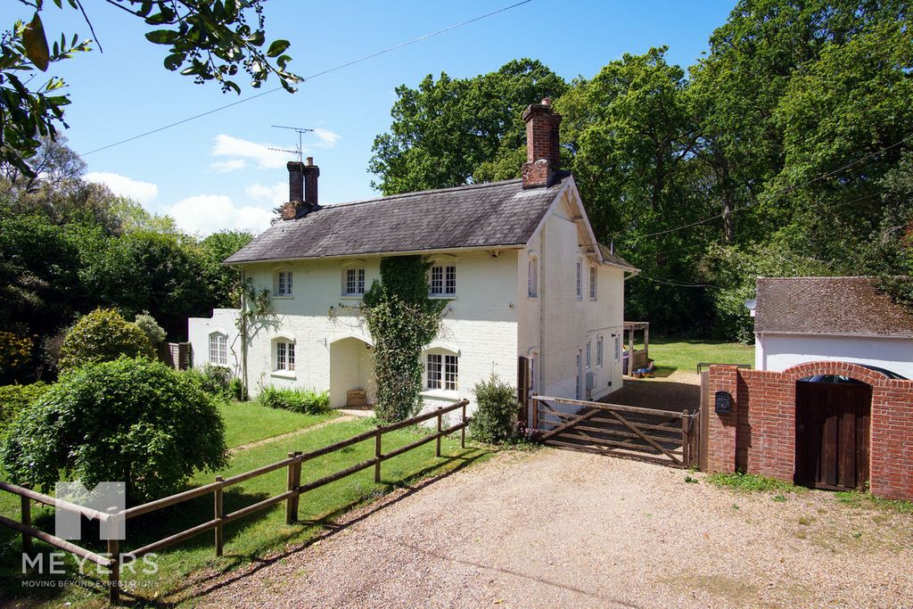 Property photo 1 of 32