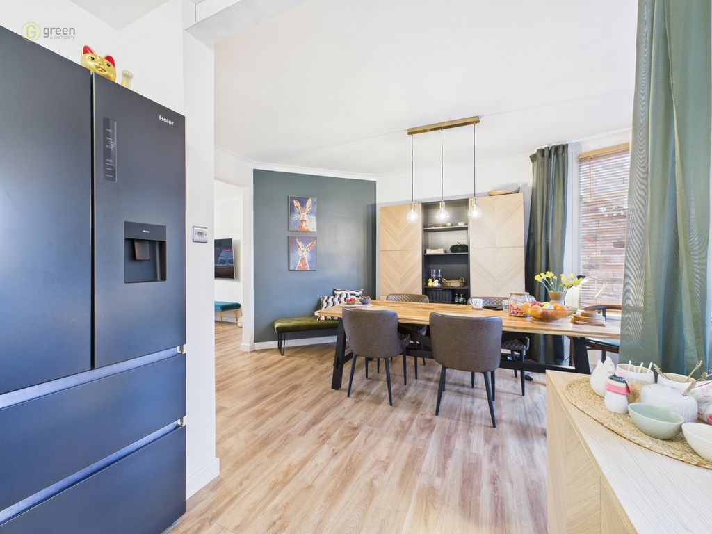 Property photo 2 of 27 Cam01698G0Pr0138Still020