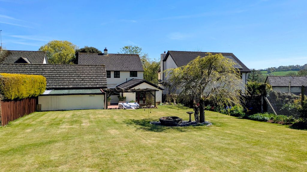 Property photo 1 of 29