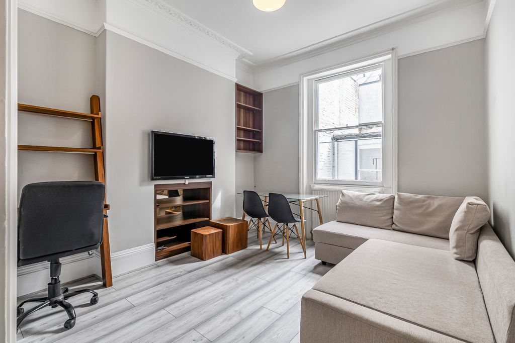 Property photo 1 of 10 Reception Room