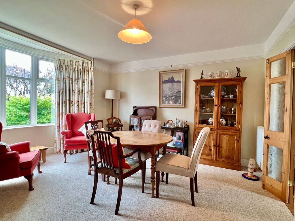 Property photo 3 of 27