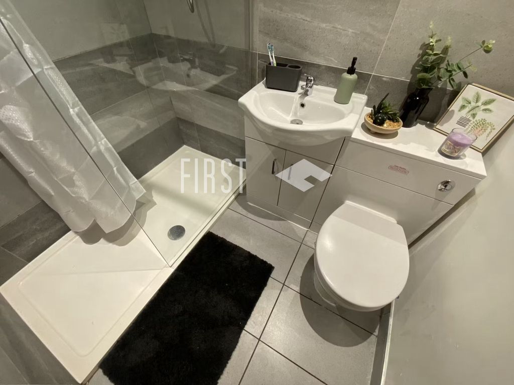 Property photo 3 of 7 Photo 5