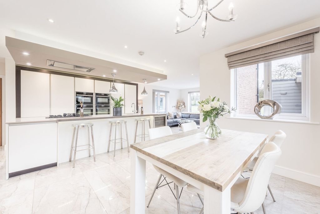 Property photo 3 of 62