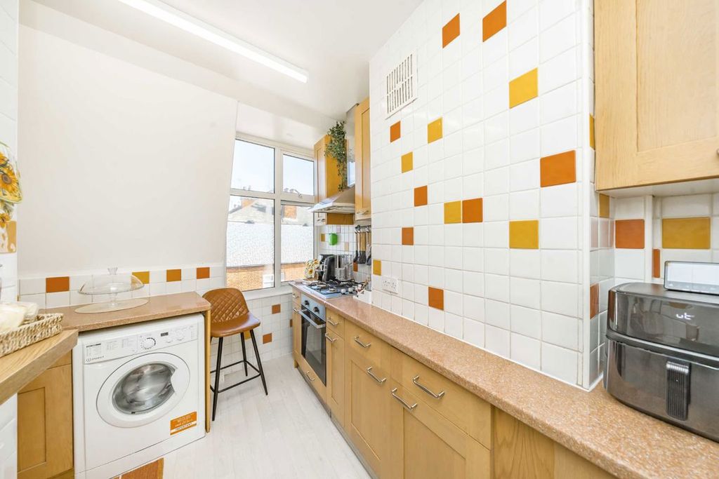 Property photo 2 of 5