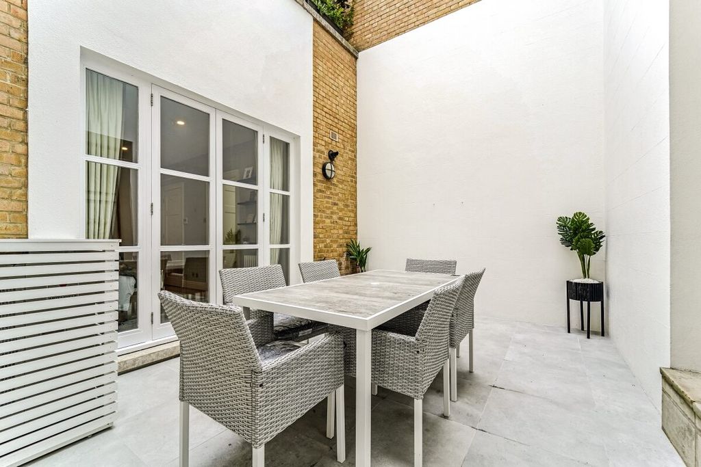 Property photo 3 of 10 Jll