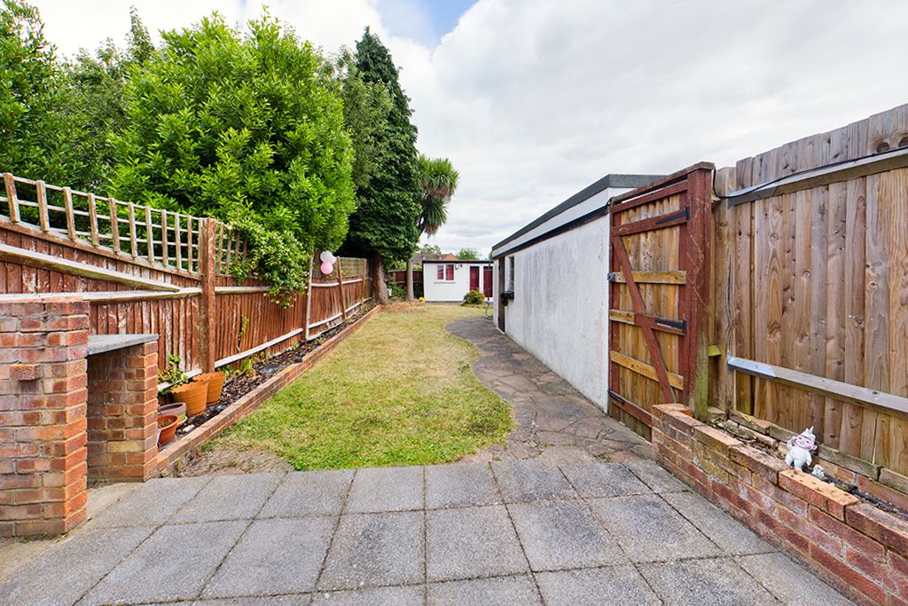 Property photo 3 of 21 Garden