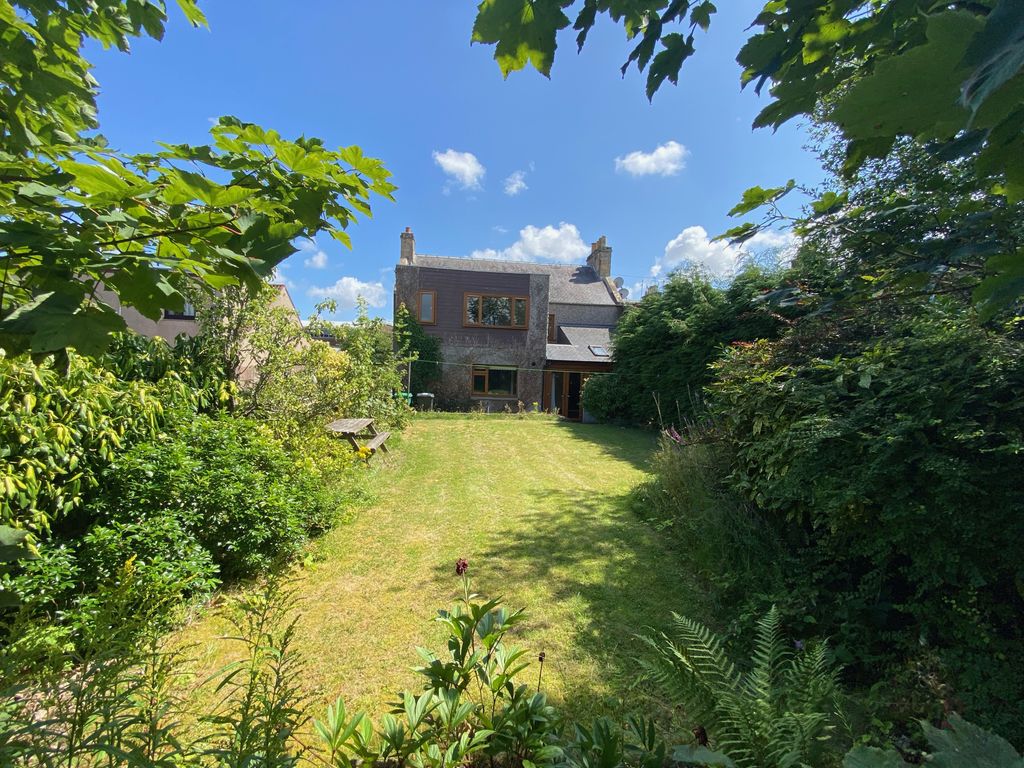 Property photo 2 of 17 Hill 2
