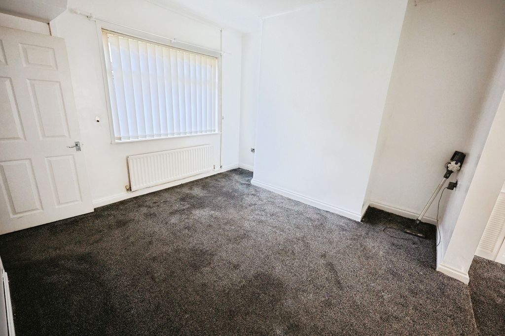 Property photo 3 of 10 Pbox-Img.Jpg