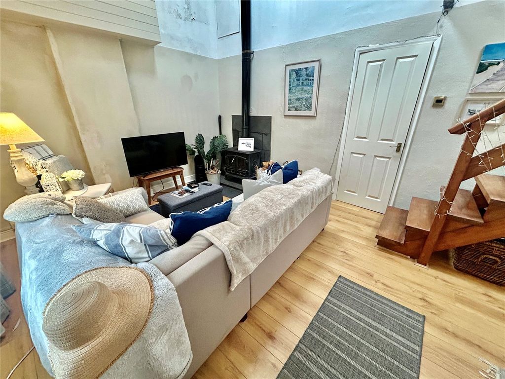 Property photo 3 of 19 Picture No. 16